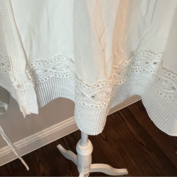 NWOT POL White Hooded Top with Lace Accents - Picture 8 of 8